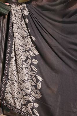 Soft moss crepe black printed saree with blouse piece 5