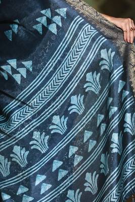 Indigo abstract print soft silk saree with zari border with blouse piece 5