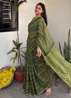 Green leheriya chanderi cotton saree with blouse piece 2