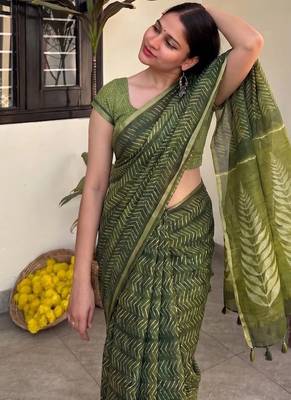 Green leheriya chanderi cotton saree with blouse piece 4