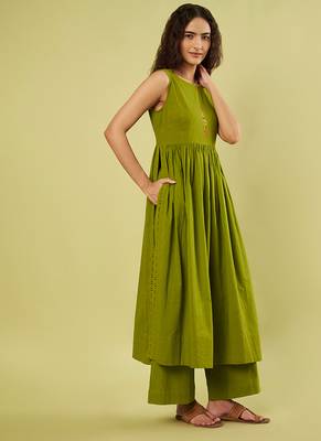 Olive green handwoven cotton high slit kurta and pant 3