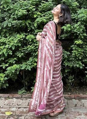 Pink striped linen blend saree with blouse piece 4