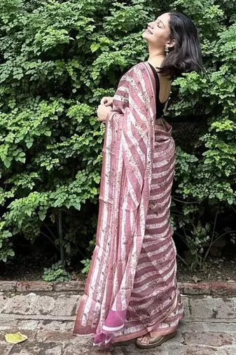 Pink striped linen blend saree with blouse piece