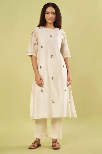 Ivory embroidered chanderi kurta set