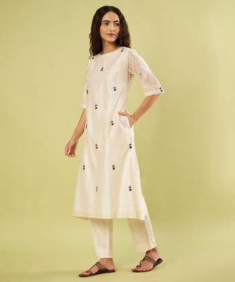 Ivory embroidered chanderi kurta set 2