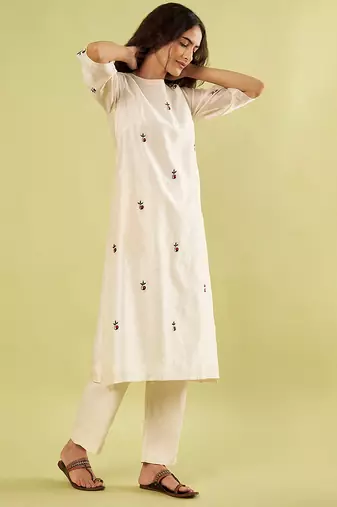 Ivory embroidered chanderi kurta set