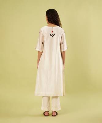 Ivory embroidered chanderi kurta set 4