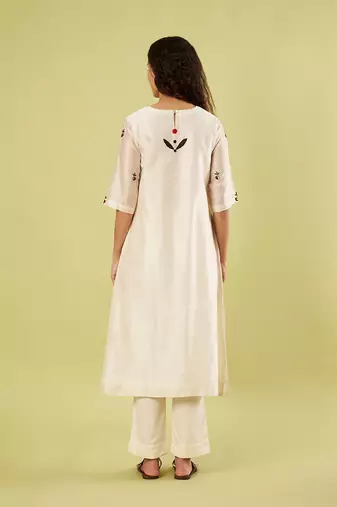 Ivory embroidered chanderi kurta set