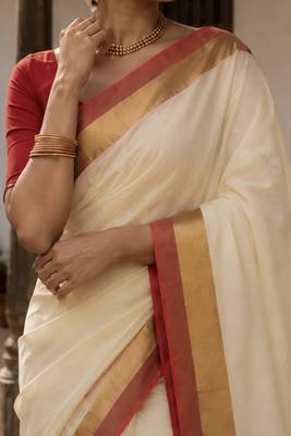 White & red handloom mul cotton saree 5