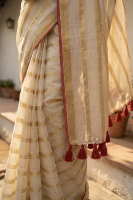Gold & red handloom mul cotton saree 5