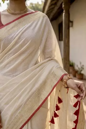 White & red handloom mul cotton saree