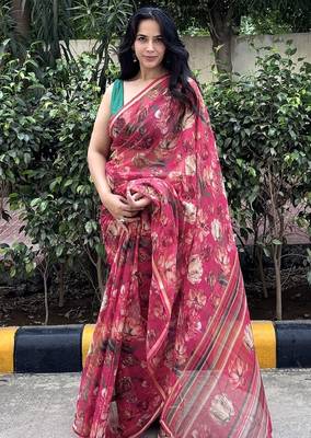 Pink floral chiiffon saree with blouse piece 1