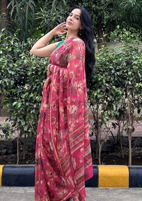 Pink floral chiiffon saree with blouse piece 2