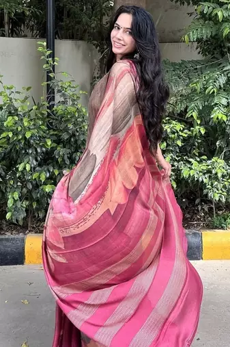 Mauve floral printed georgette saree with blouse piece