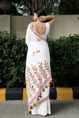 White patchwork mul cotton saree with blouse piece 3