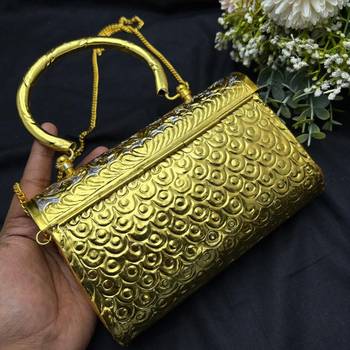 Vintage Style Gold & Silver Metal Clutch Bag, Ornate Floral Embossed Evening Purse 3
