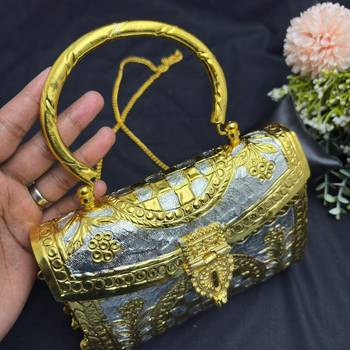 Vintage Style Dual-Tone Metal Clutch | Ornate Gold and Silver Evening Bag 5