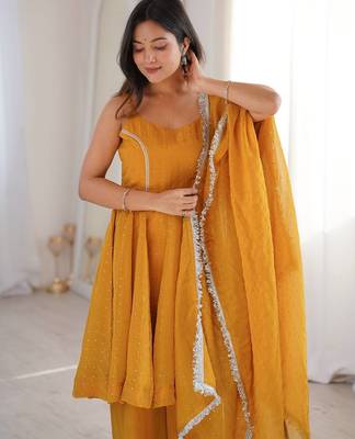 Women yellow embellished peplum kurti sharara set with scallop border dupatta 2