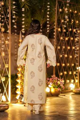 Cream digital printed muslin straight kurta with bottom set 3