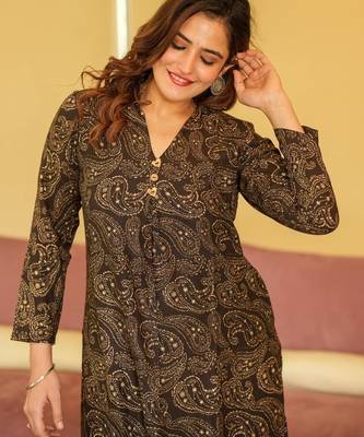 Black digital printed muslin straight kurta with bottom set 3