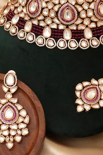 Gold plated maroon kundan choker necklace set with maang tikka