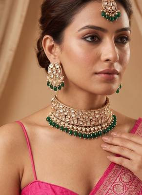 Emerald green stones polki band choker necklace set with maang tikka 1