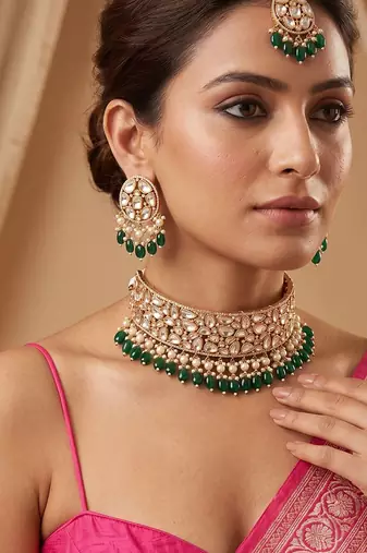 Emerald green stones polki band choker necklace set with maang tikka