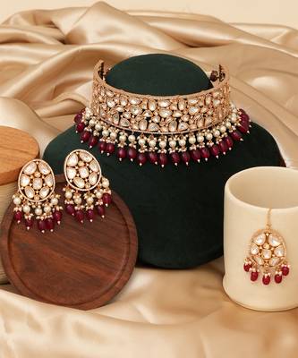 Maroon beaded polki choker necklace set with maang tikka 2