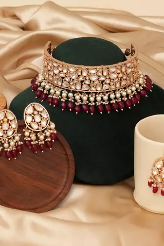 Maroon beaded polki choker necklace set with maang tikka