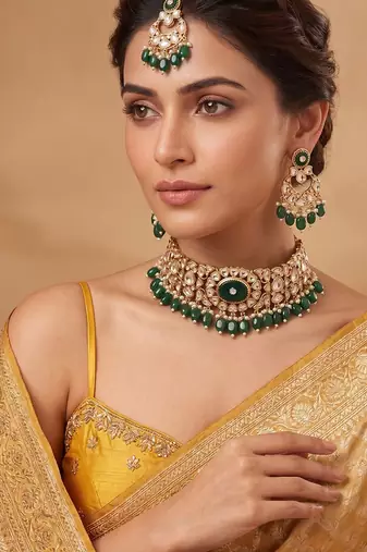 Royal green kundan choker necklace set with maang tikka
