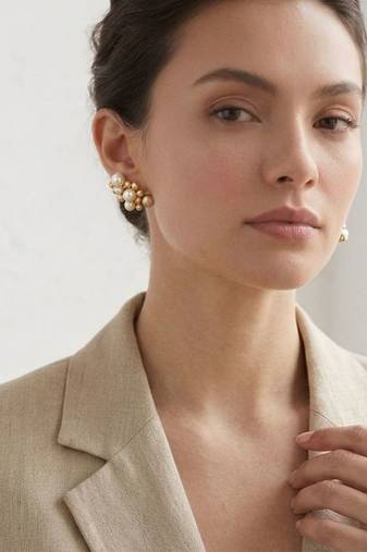 Gold plated cluster pearl stud earrings