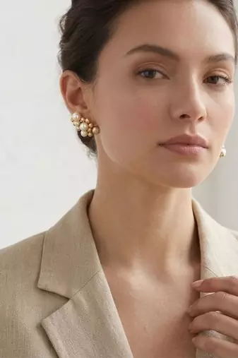 Gold plated cluster pearl stud earrings