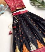 Beautiful girl’s set crafted in soft woven fabric features elegant panel work and fine detailing,