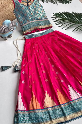 Beautiful girl’s set crafted in soft woven fabric features elegant panel work and fine detailing,