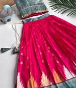 Beautiful girl’s set crafted in soft woven fabric features elegant panel work and fine detailing,