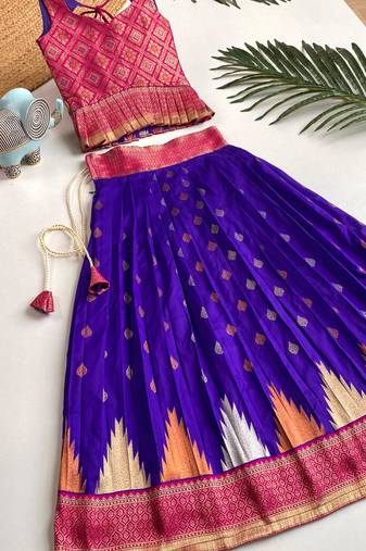 Beautiful girl’s set crafted in soft woven fabric features elegant panel work and fine detailing,