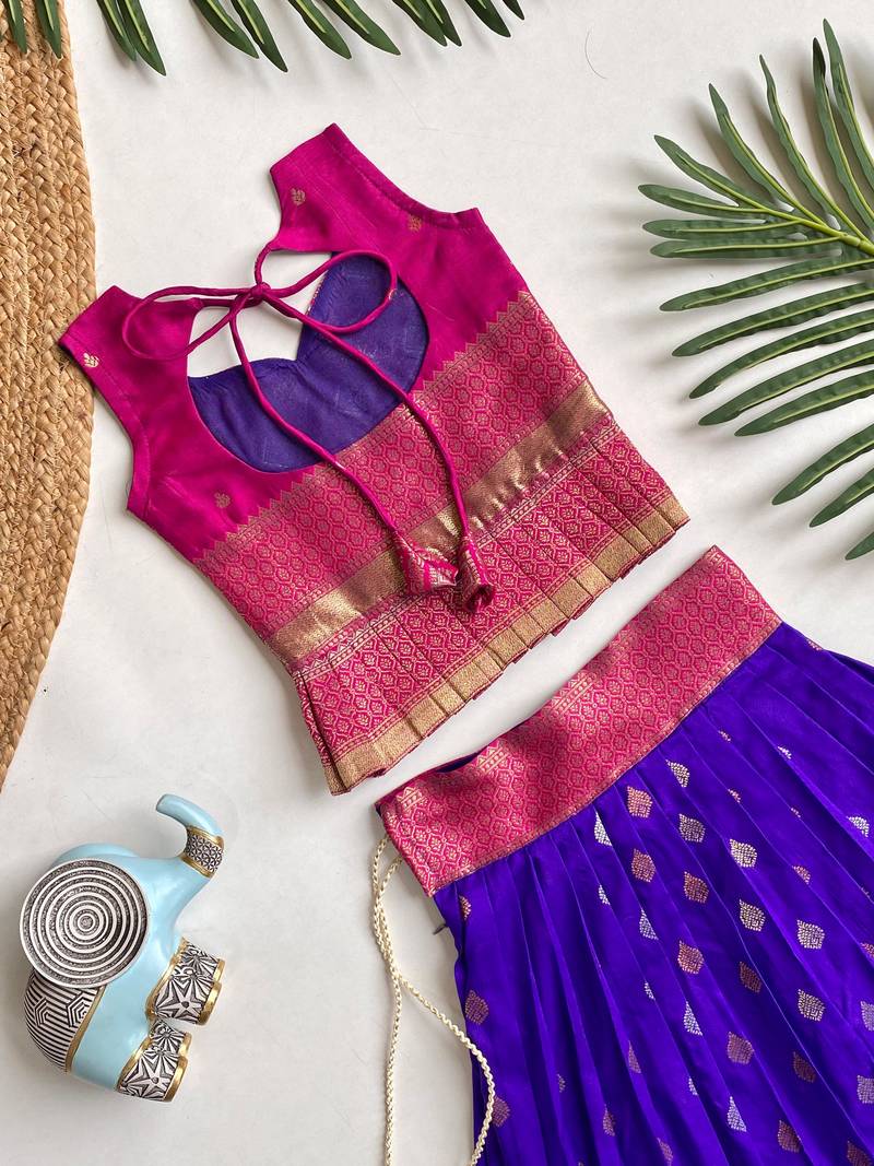 Beautiful girl’s set crafted in soft woven fabric features elegant panel work and fine detailing,