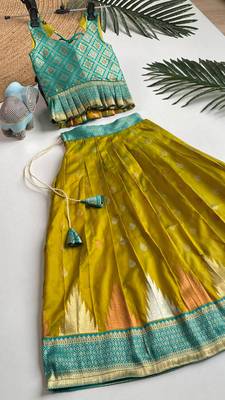 Beautiful girl’s set crafted in soft woven fabric features elegant panel work and fine detailing, 1