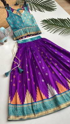 Beautiful girl’s set crafted in soft woven fabric features elegant panel work and fine detailing, 1