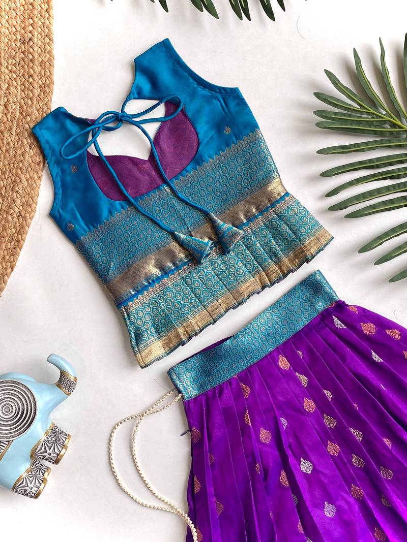 Beautiful girl’s set crafted in soft woven fabric features elegant panel work and fine detailing,