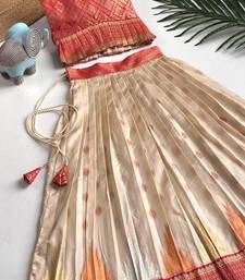 Beautiful girl’s set crafted in soft woven fabric features elegant panel work and fine detailing,