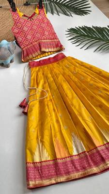 Beautiful girl’s set crafted in soft woven fabric features elegant panel work and fine detailing, 1