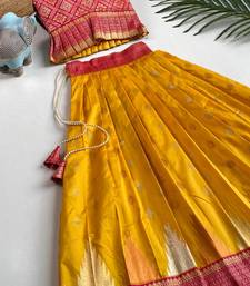 Beautiful girl’s set crafted in soft woven fabric features elegant panel work and fine detailing,