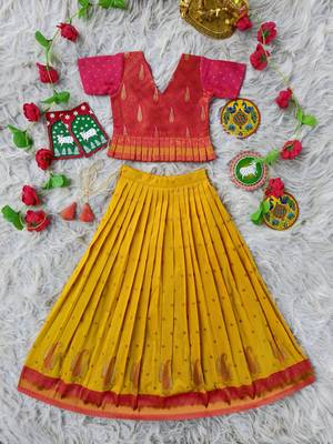 Beautiful ethnic skirt and top set featuring an elegant daaman design with intricate woven motifs 1