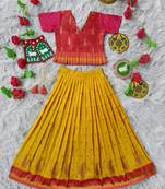 Beautiful ethnic skirt and top set featuring an elegant daaman design with intricate woven motifs