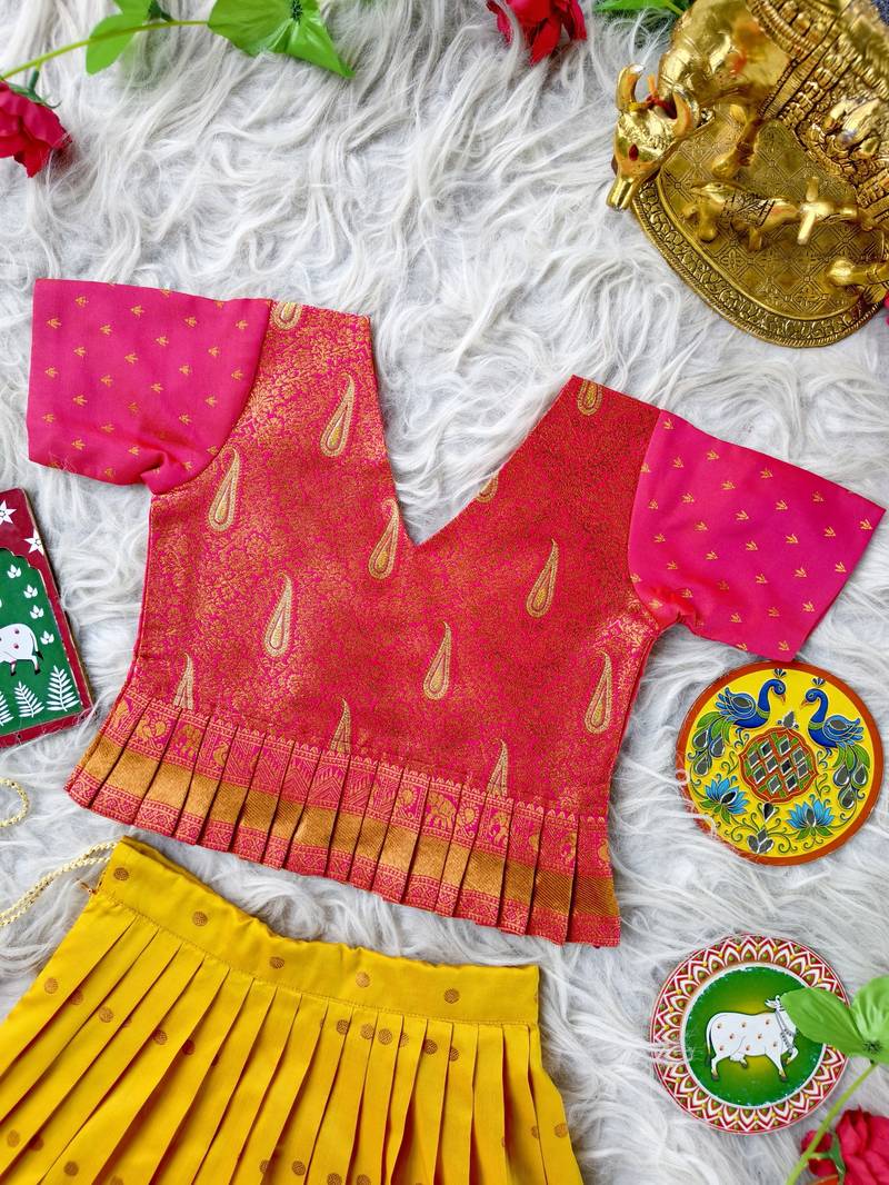 Beautiful ethnic skirt and top set featuring an elegant daaman design with intricate woven motifs