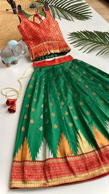 Beautiful girl’s set crafted in soft woven fabric features elegant panel work and fine detailing, 1