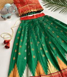 Beautiful girl’s set crafted in soft woven fabric features elegant panel work and fine detailing,