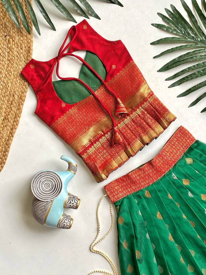 Beautiful girl’s set crafted in soft woven fabric features elegant panel work and fine detailing,