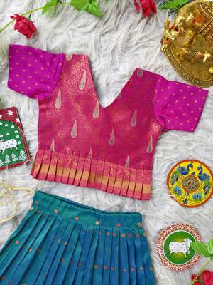 Beautiful ethnic skirt and top set featuring an elegant daaman design with intricate woven motifs 3